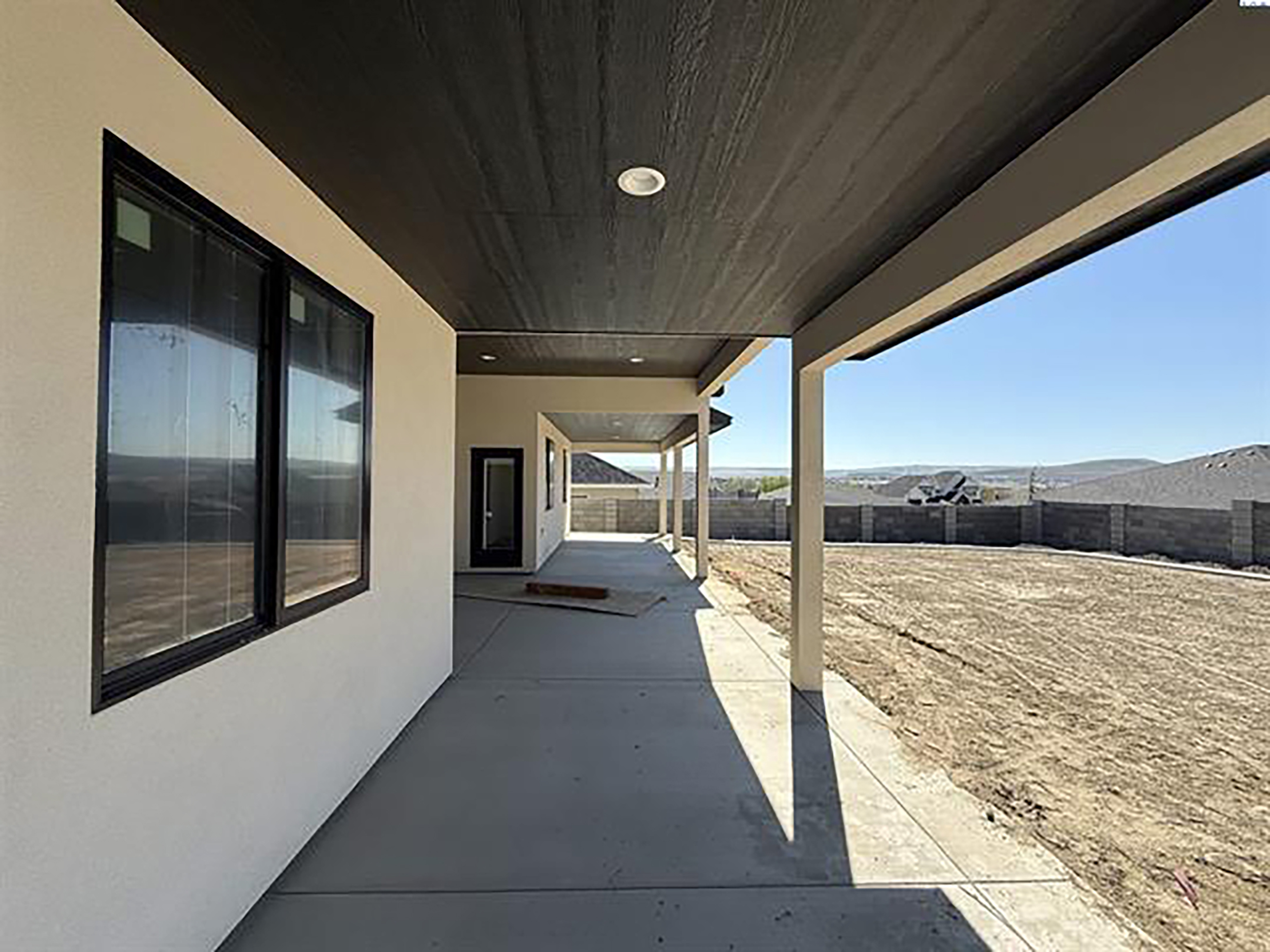  Brand new rambler with bonus room/ South Richland - 物件實景