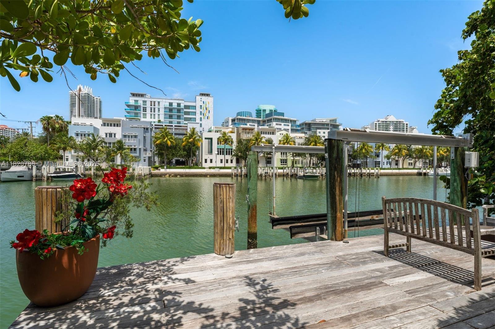 Miami Beach, Florida, 33140, United States, 3 Bedrooms Bedrooms, ,4 BathroomsBathrooms,Residential,For Sale,1858063