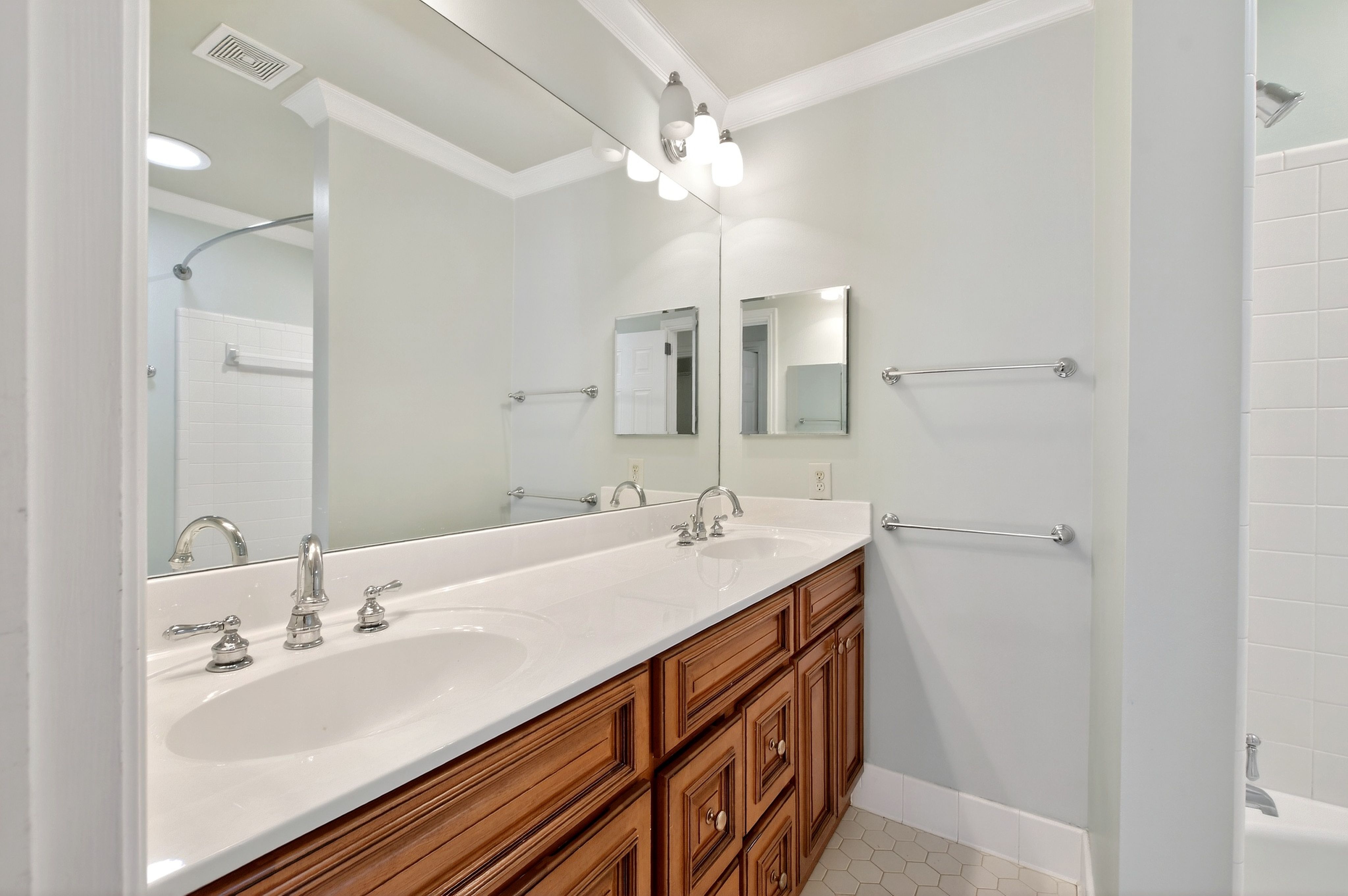  3620 Alamance Drive, Raleigh, NC 27609 - 物件實景
