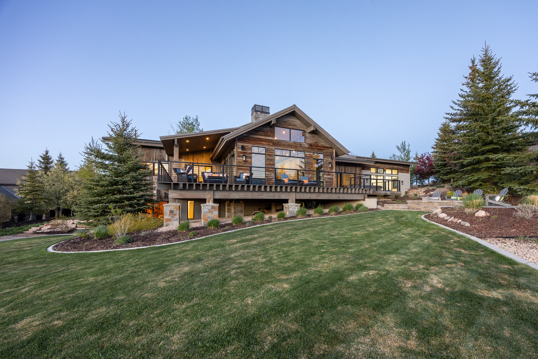  Framed by Panoramic Mountain Views with Access to Round Valley