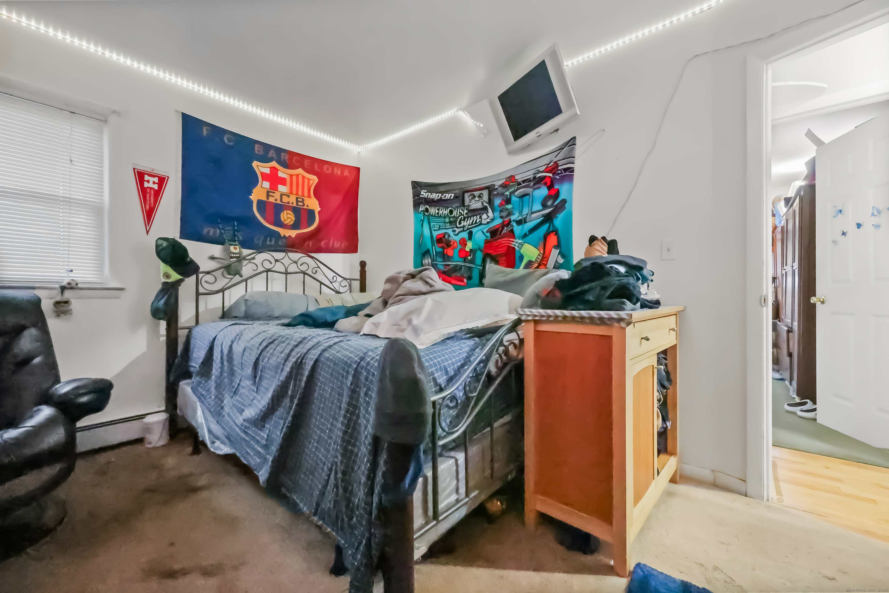 Stamford, Connecticut, 06902, United States, 6 Bedrooms Bedrooms, ,2 BathroomsBathrooms,Residential,For Sale,2003004