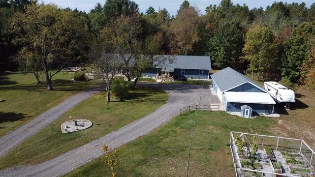 Branch, Michigan, 49402, United States, 5 Bedrooms Bedrooms, ,4 BathroomsBathrooms,Residential,For Sale,1986273