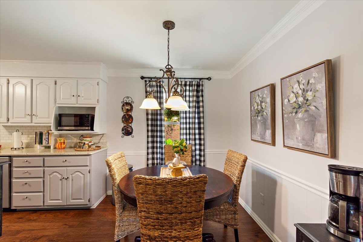 Five Points, Tennessee, 38457, United States, 4 Bedrooms Bedrooms, ,4 BathroomsBathrooms,Residential,For Sale,1902817