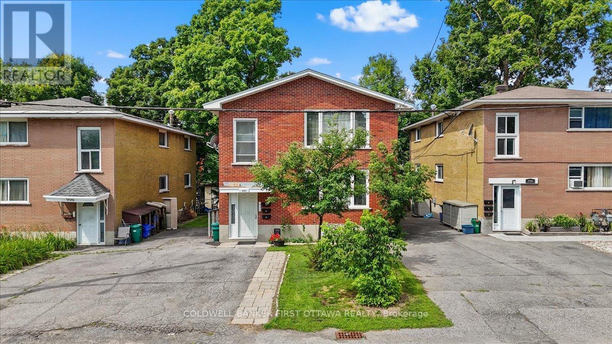 Ottawa, Ontario, K2B 6B9, CA, 7 Bedrooms Bedrooms, ,3 BathroomsBathrooms,Residential,For Sale,1903651