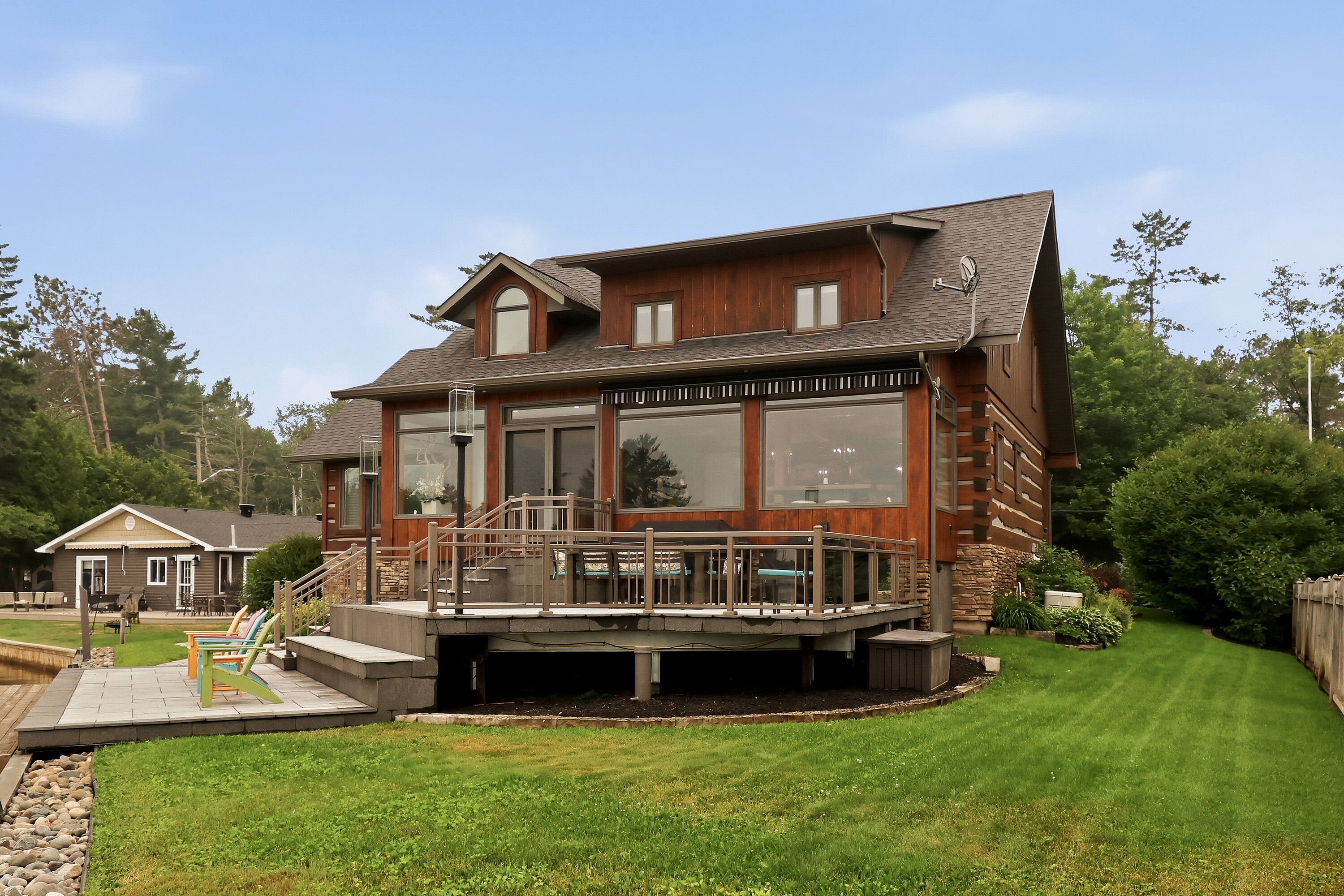  Exceptional Waterfront Home - 物件實景