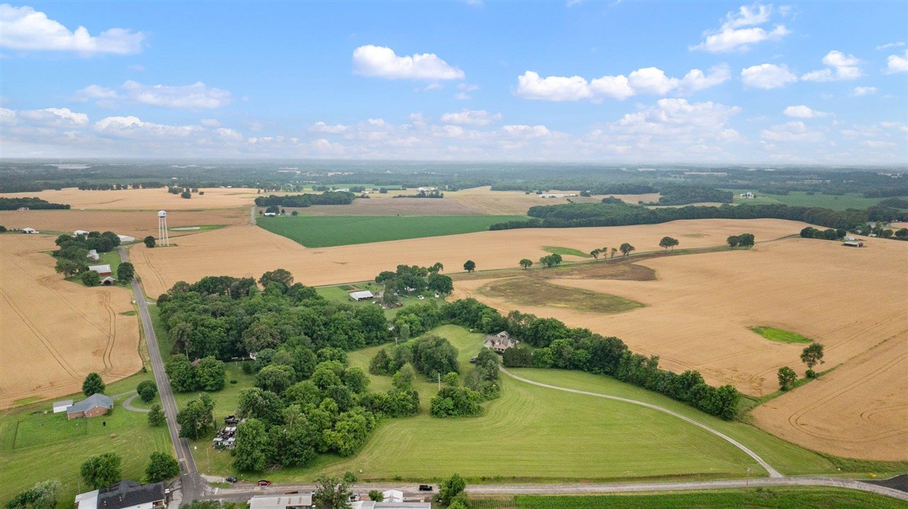 Franklin, Kentucky, 42134, United States, 6 Bedrooms Bedrooms, ,3 BathroomsBathrooms,Residential,For Sale,2002966