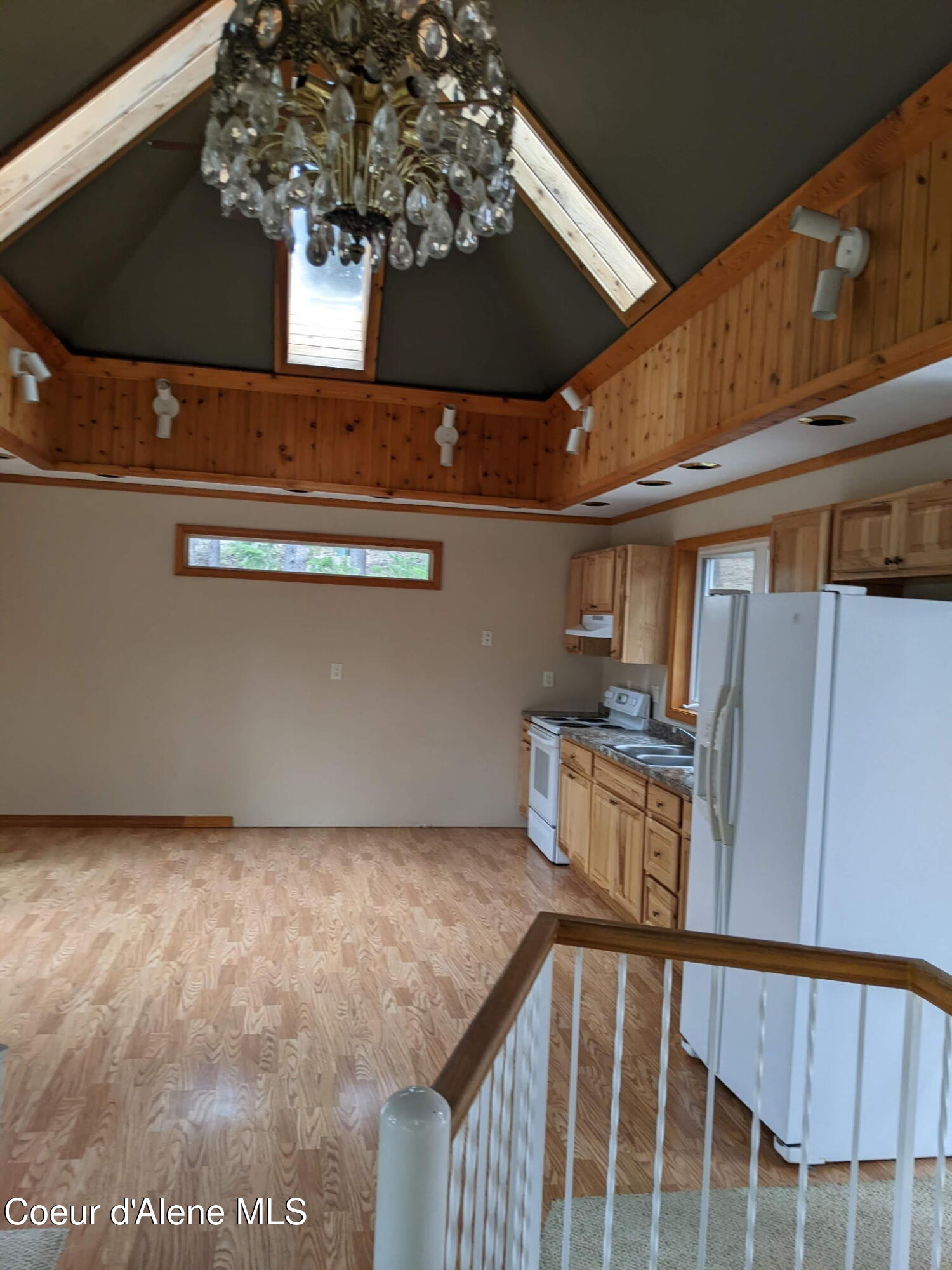 Pinehurst, Idaho, 83850, United States, 3 Bedrooms Bedrooms, ,2 BathroomsBathrooms,Residential,For Sale,2015998