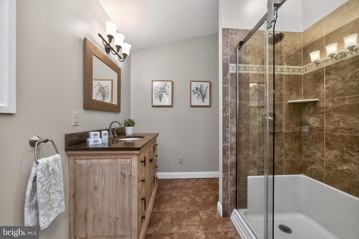 KING OF PRUSSIA, Pennsylvania, 19406, United States, 3 Bedrooms Bedrooms, ,2 BathroomsBathrooms,Residential,For Sale,2047953