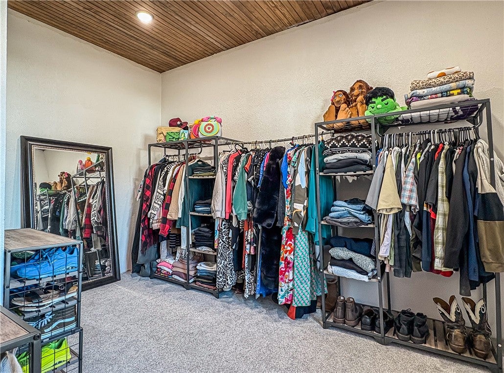 Berryville, Arkansas, 72616, United States, 3 Bedrooms Bedrooms, ,2 BathroomsBathrooms,Residential,For Sale,1994885