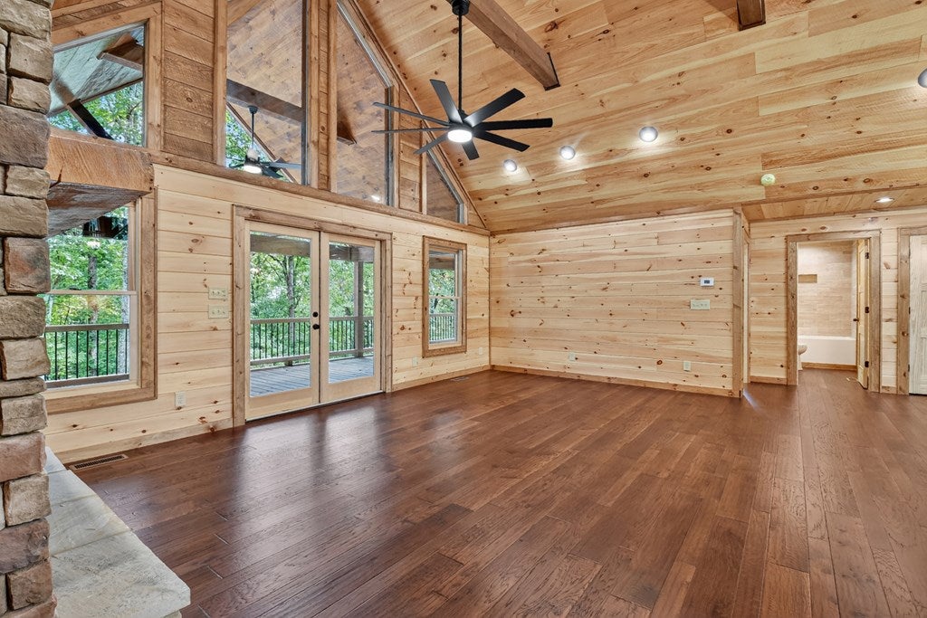 Mineral Bluff, Georgia, 30559, United States, 4 Bedrooms Bedrooms, ,3 BathroomsBathrooms,Residential,For Sale,1953348