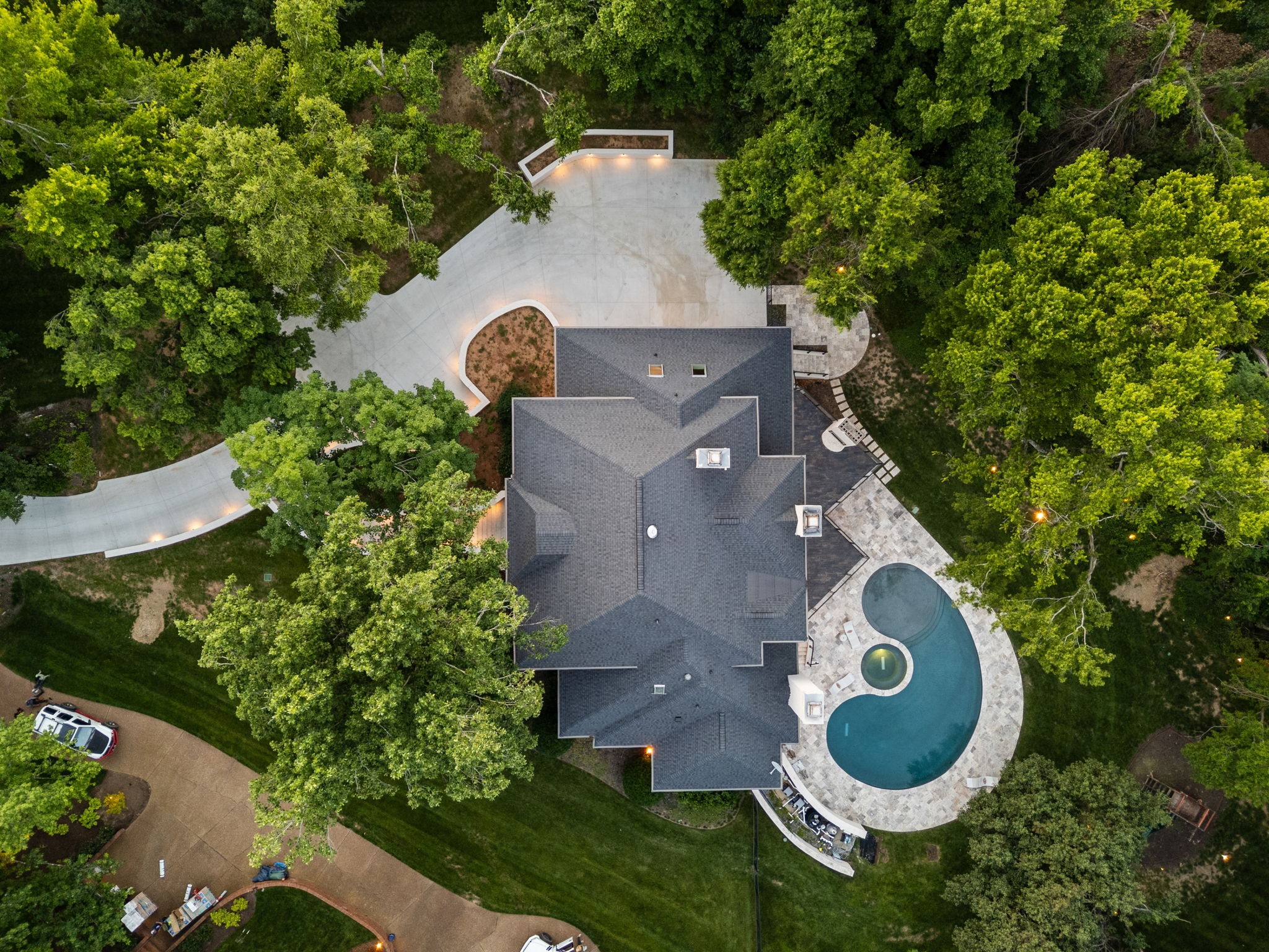  827 Maxwell Ct, Nashville, TN, 37220 - 物件實景