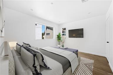 Van Nuys, California, 91405, United States, 11 Bedrooms Bedrooms, ,Residential,For Sale,1763615