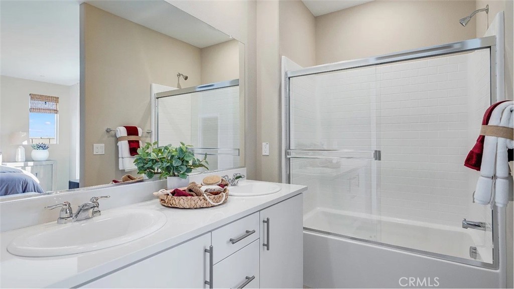 Hesperia, California, 92345, United States, 4 Bedrooms Bedrooms, ,2 BathroomsBathrooms,Residential,For Sale,1930444