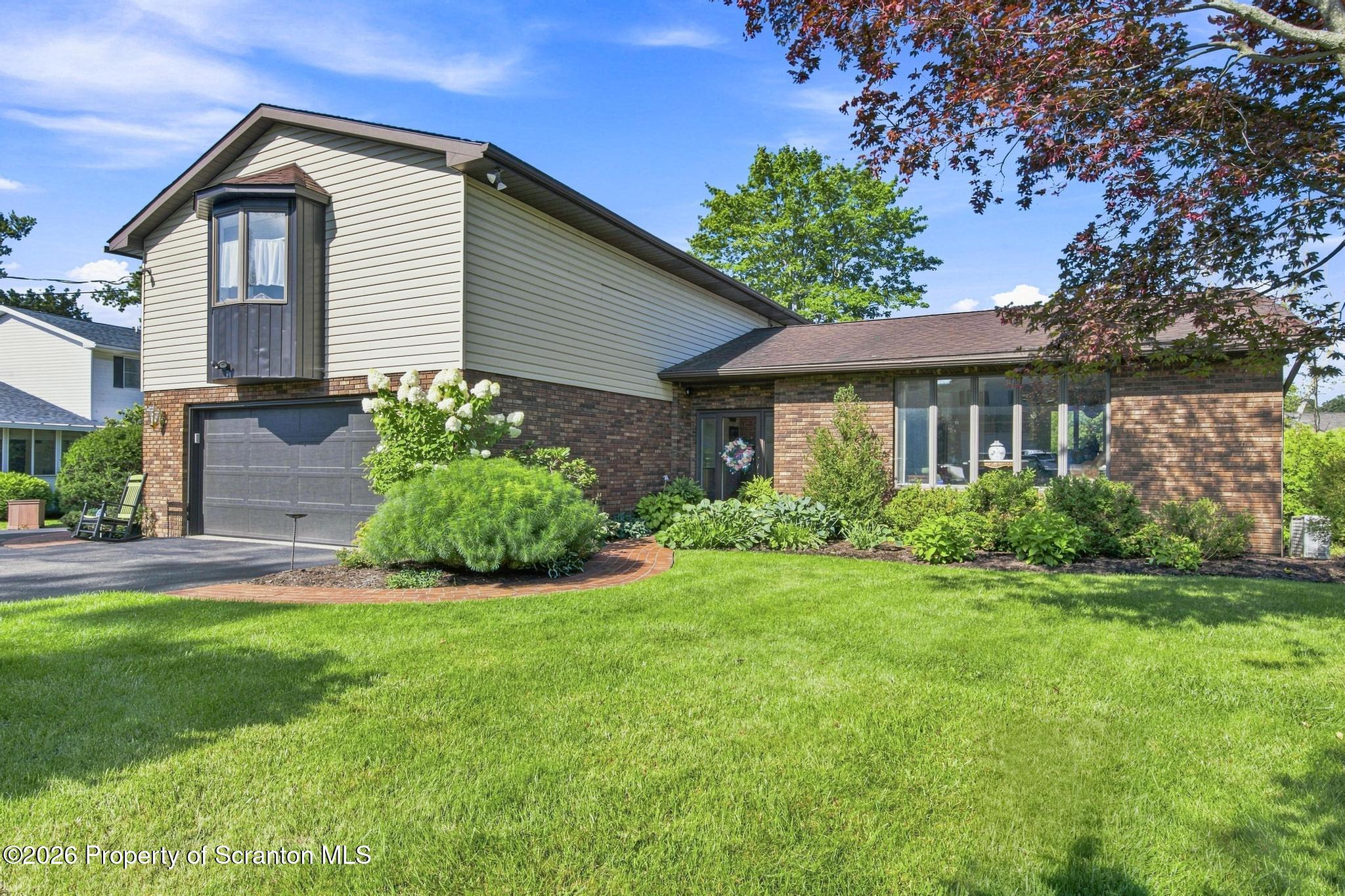 Cornell Ave, Clarks Green, PA 18411