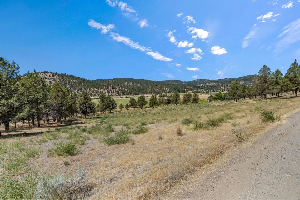 Prineville, Oregon, 97754, United States, 3 Bedrooms Bedrooms, ,3 BathroomsBathrooms,Residential,For Sale,1850319