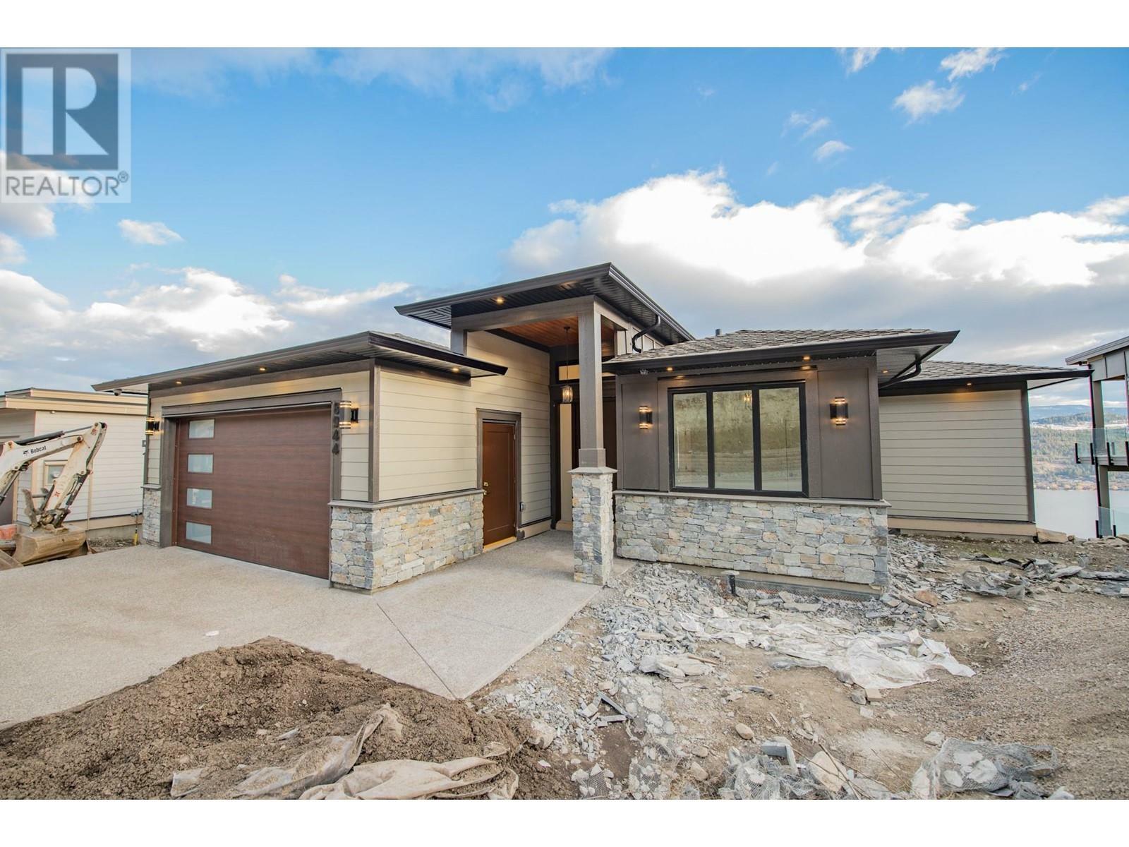 VERNON, British Columbia, V1H 2K9, CA, 4 Bedrooms Bedrooms, ,4 BathroomsBathrooms,Residential,For Sale,1838504