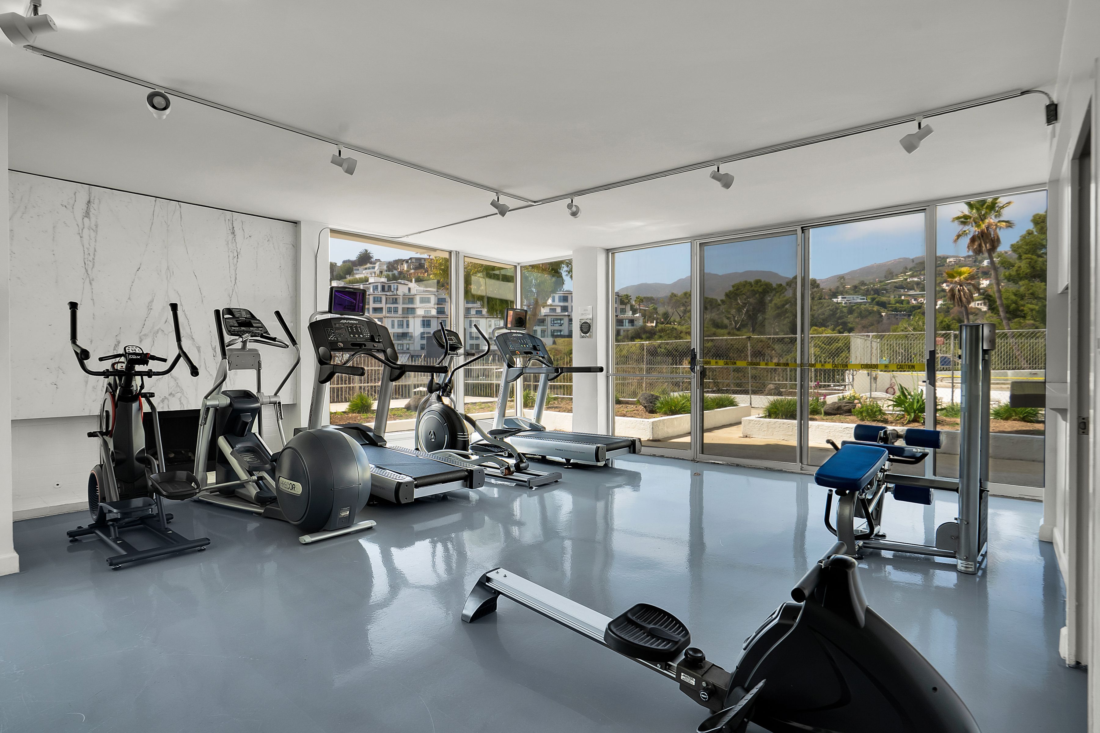  17352 W Sunset Blvd - 物件實景