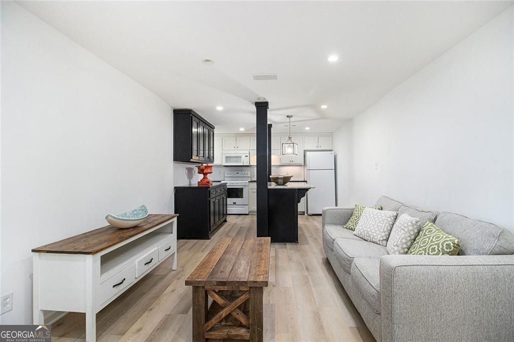 Atlanta, Georgia, 30345, United States, 4 Bedrooms Bedrooms, ,4 BathroomsBathrooms,Residential,For Sale,1929806