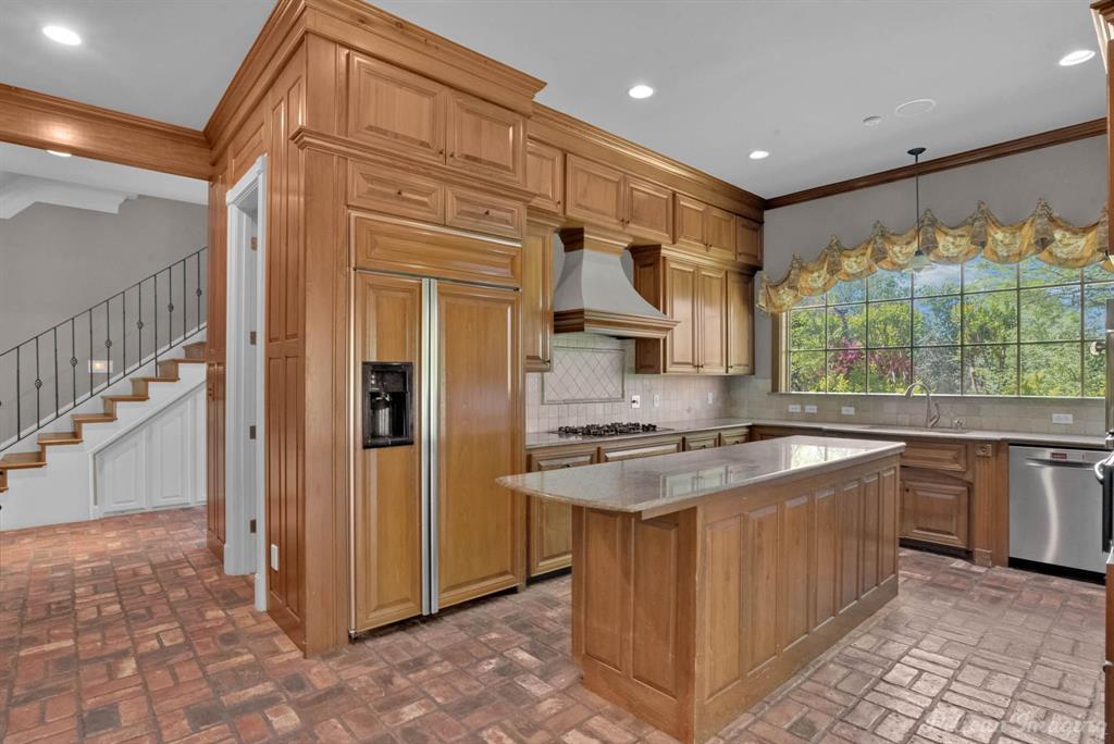 Bossier City, Louisiana, 71111, United States, 4 Bedrooms Bedrooms, ,4 BathroomsBathrooms,Residential,For Sale,1927439