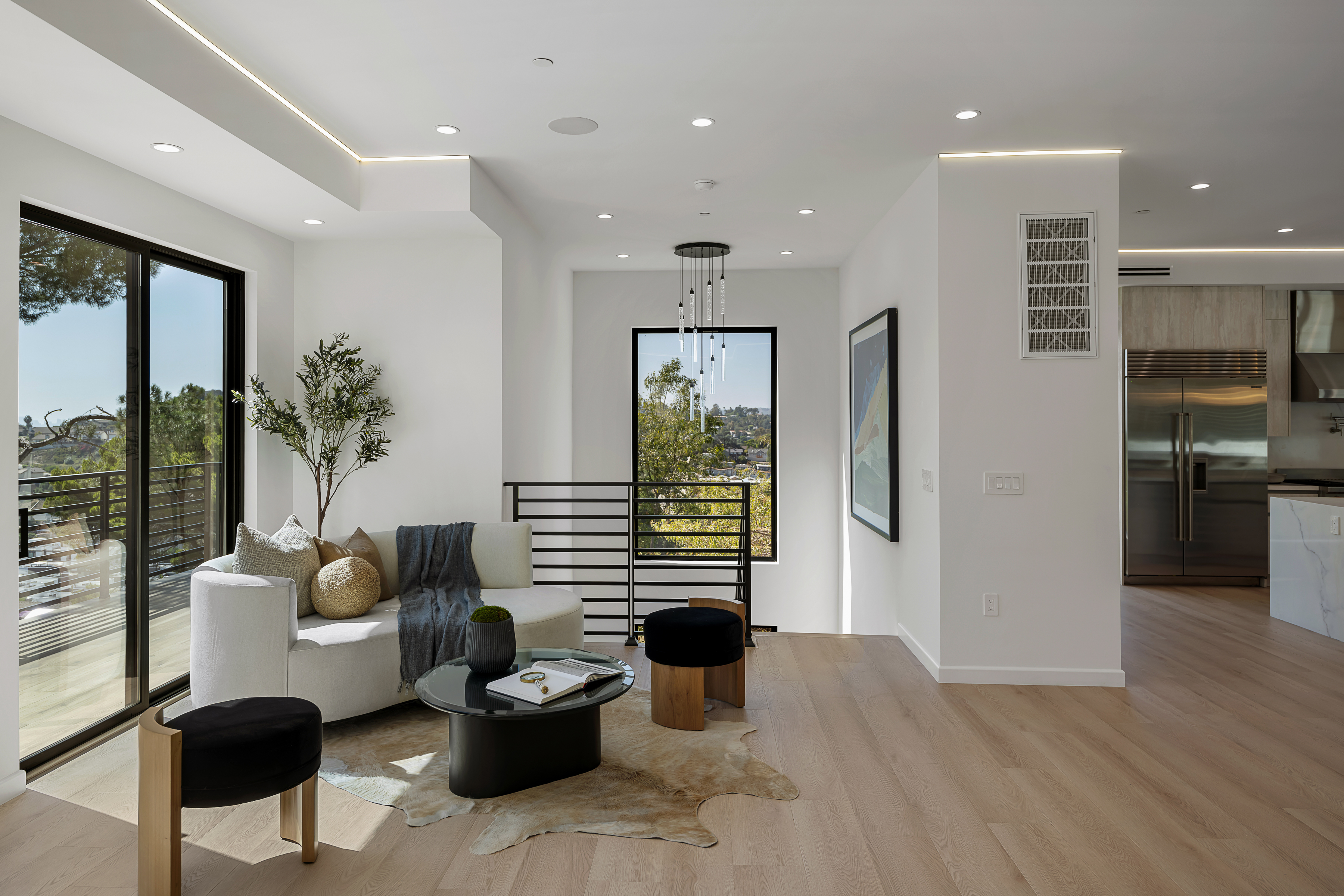  2119 Ewing St - 物件實景