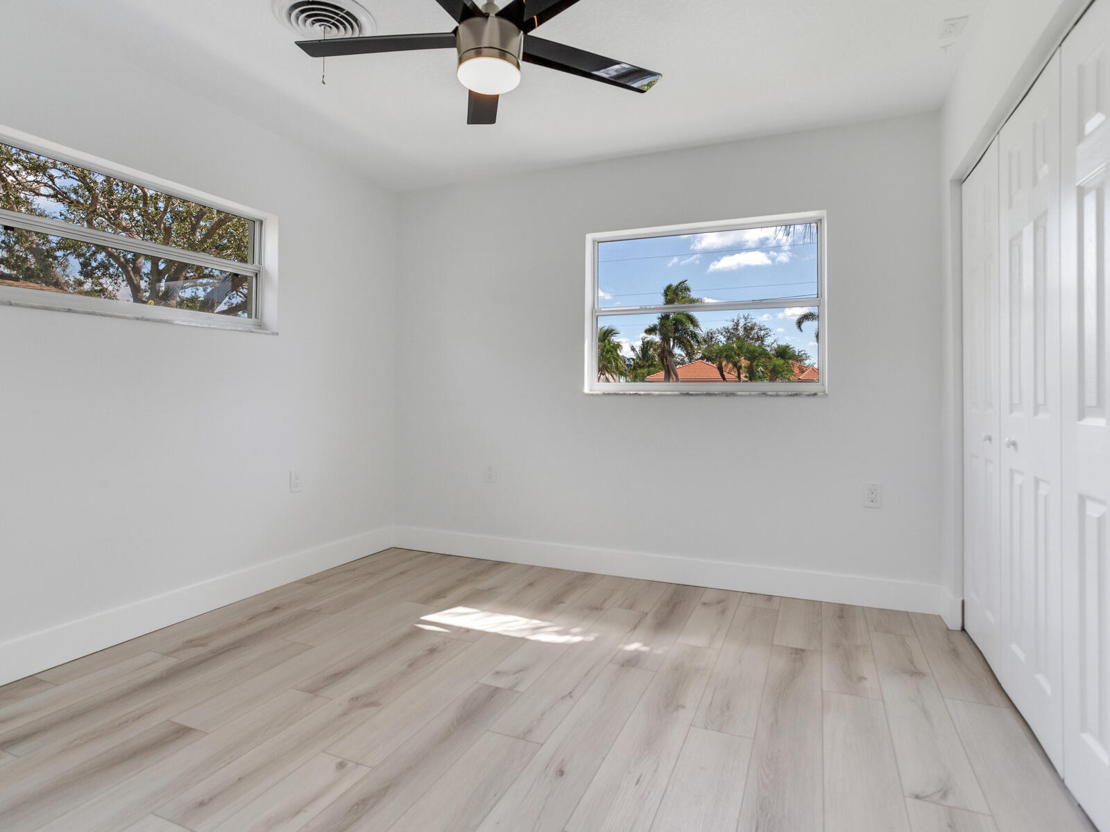 Treasure Island, Florida, 33706, United States, 3 Bedrooms Bedrooms, ,2 BathroomsBathrooms,Residential,For Sale,1981949