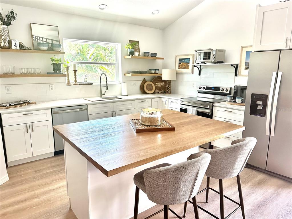 Sarasota, Florida, 34242, United States, 6 Bedrooms Bedrooms, ,6 BathroomsBathrooms,Residential,For Sale,1987945