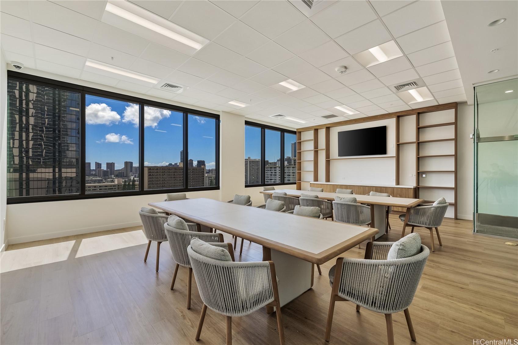 Honolulu, Hawaii, 96814, United States, 1 Bedroom Bedrooms, ,1 BathroomBathrooms,Residential,For Sale,1992137