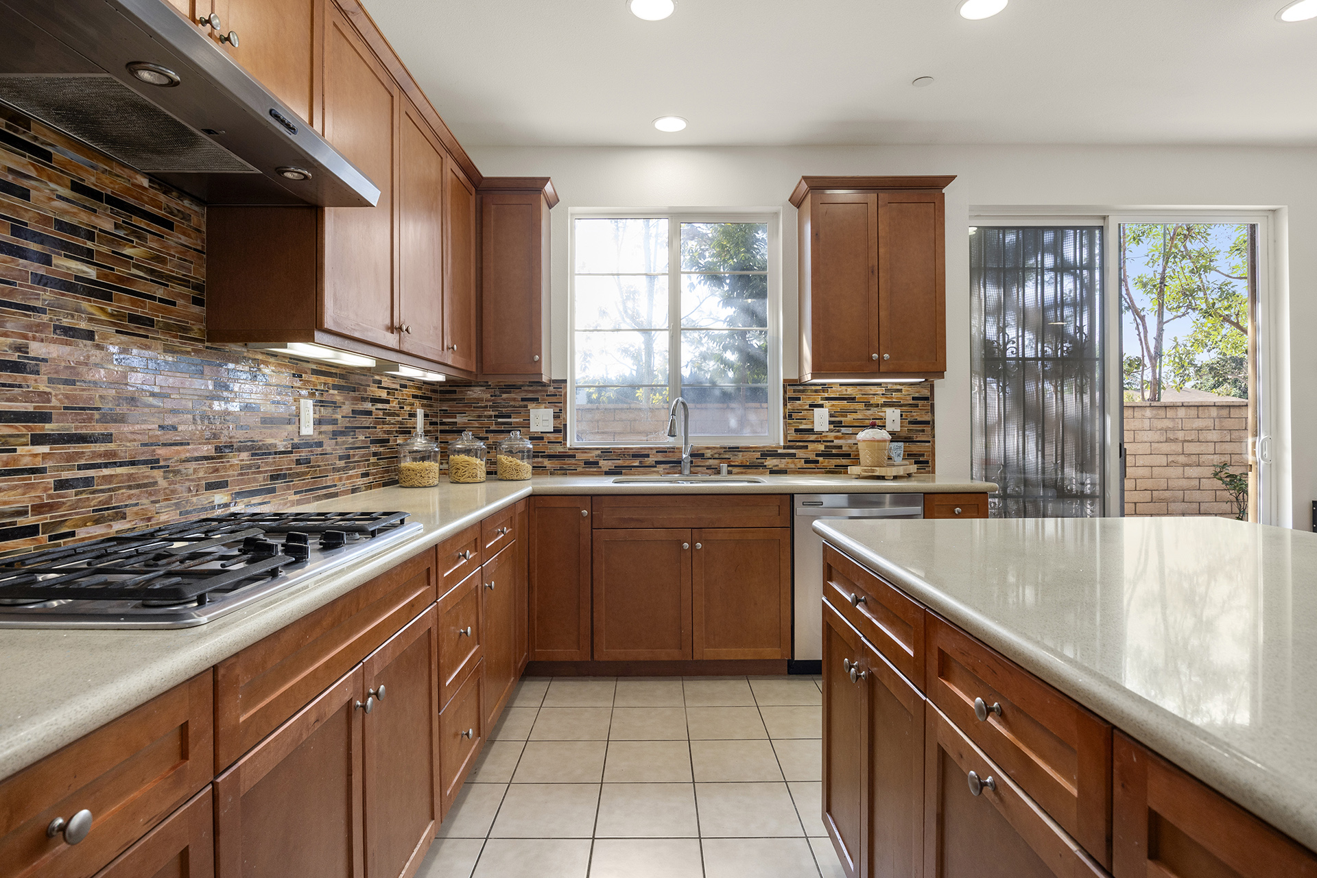 Garden Grove, California, 92843, United States, 5 Bedrooms Bedrooms, ,4 BathroomsBathrooms,Residential,For Sale,1986073