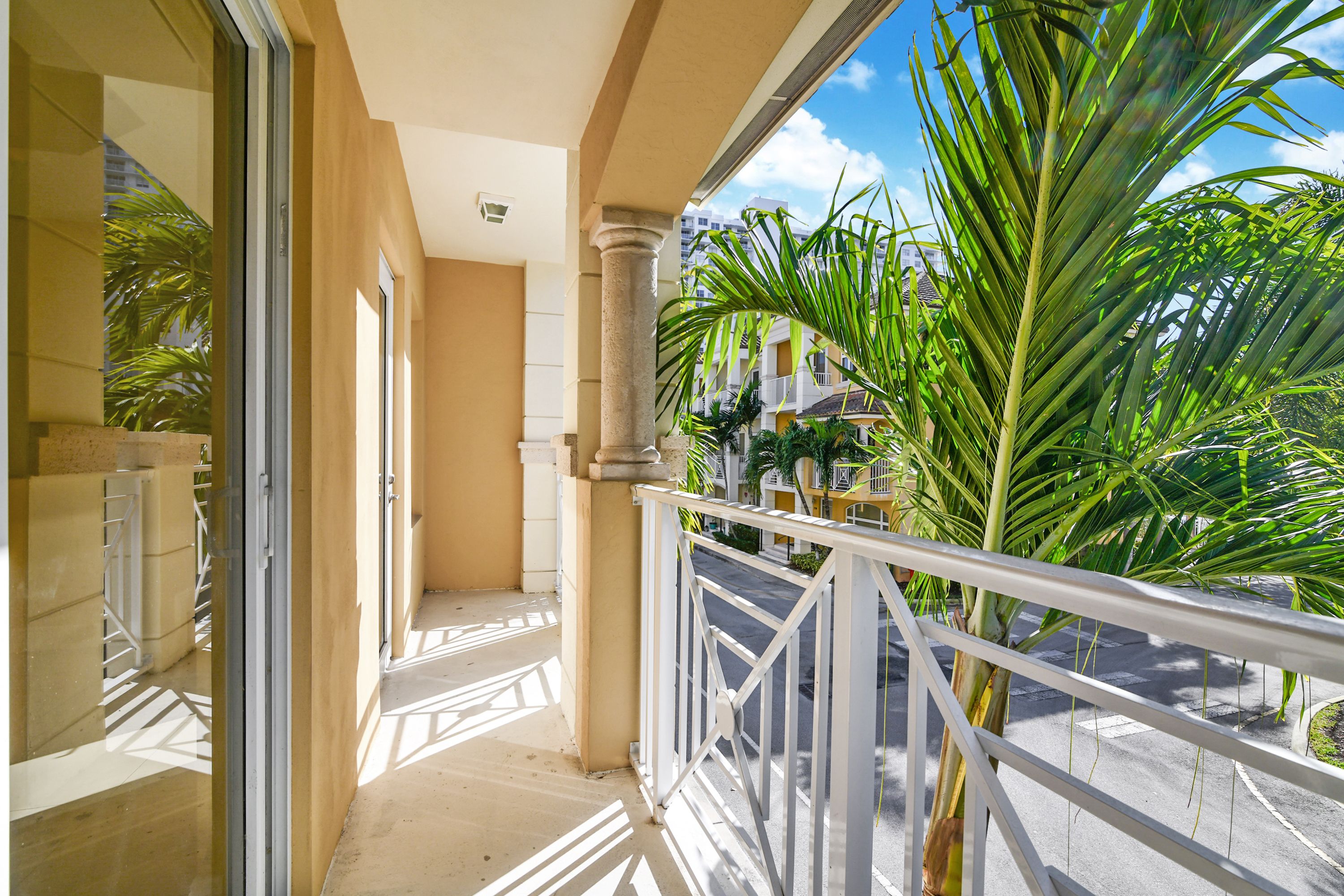  2707 NE 184th Ter, Aventura, FL, 33160 - 物件實景