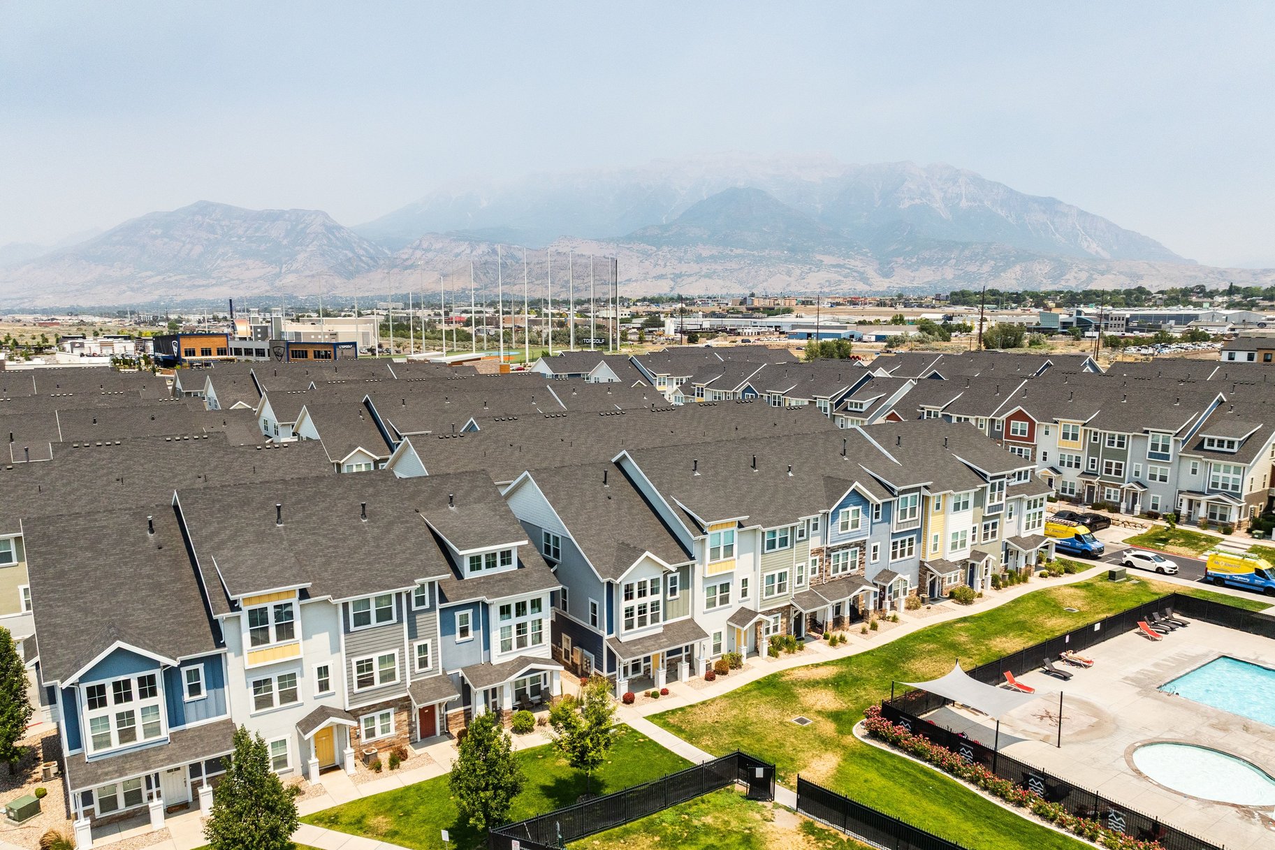  Effortless Vineyard Living in a Prime Poolside Setting - 物件實景