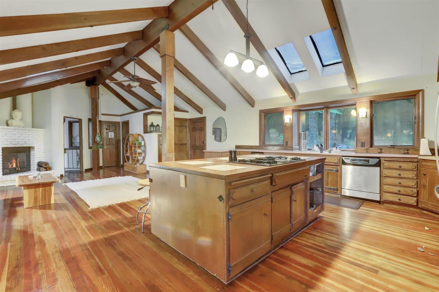 Nevada City, California, 95959, United States, 6 Bedrooms Bedrooms, ,5 BathroomsBathrooms,Residential,For Sale,1997761