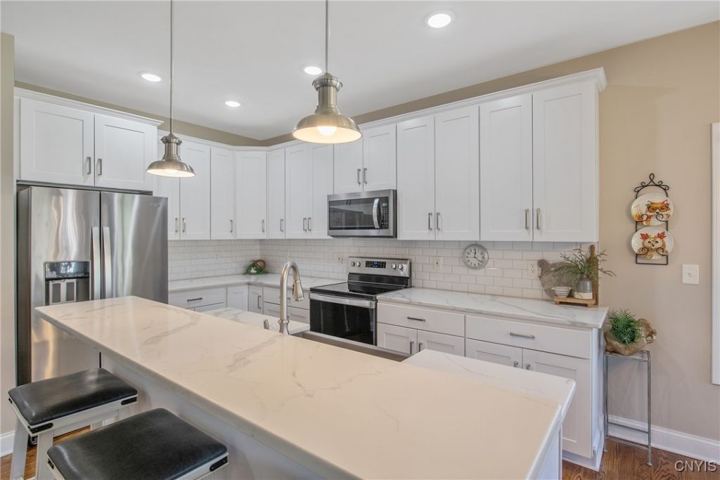 Liverpool, New York, 13090, United States, 3 Bedrooms Bedrooms, ,2 BathroomsBathrooms,Residential,For Sale,1972941