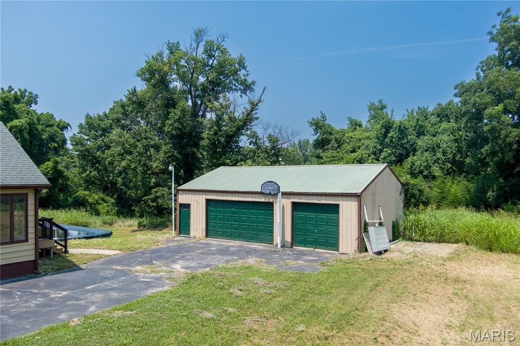 Edwardsville, Illinois, 62025, United States, 5 Bedrooms Bedrooms, ,4 BathroomsBathrooms,Residential,For Sale,1975622