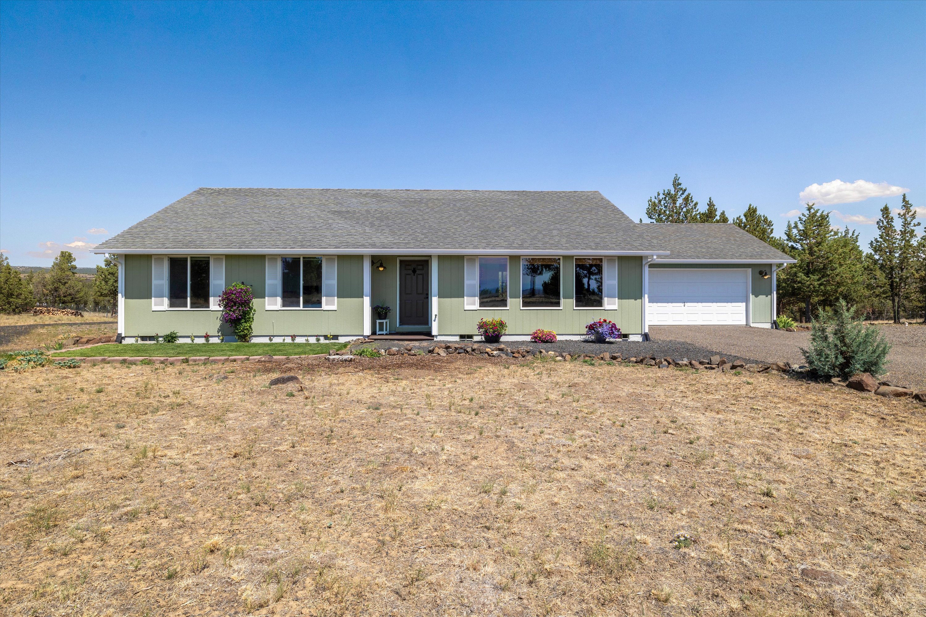 Prineville, Oregon, 97754, United States, 3 Bedrooms Bedrooms, ,2 BathroomsBathrooms,Residential,For Sale,1849917
