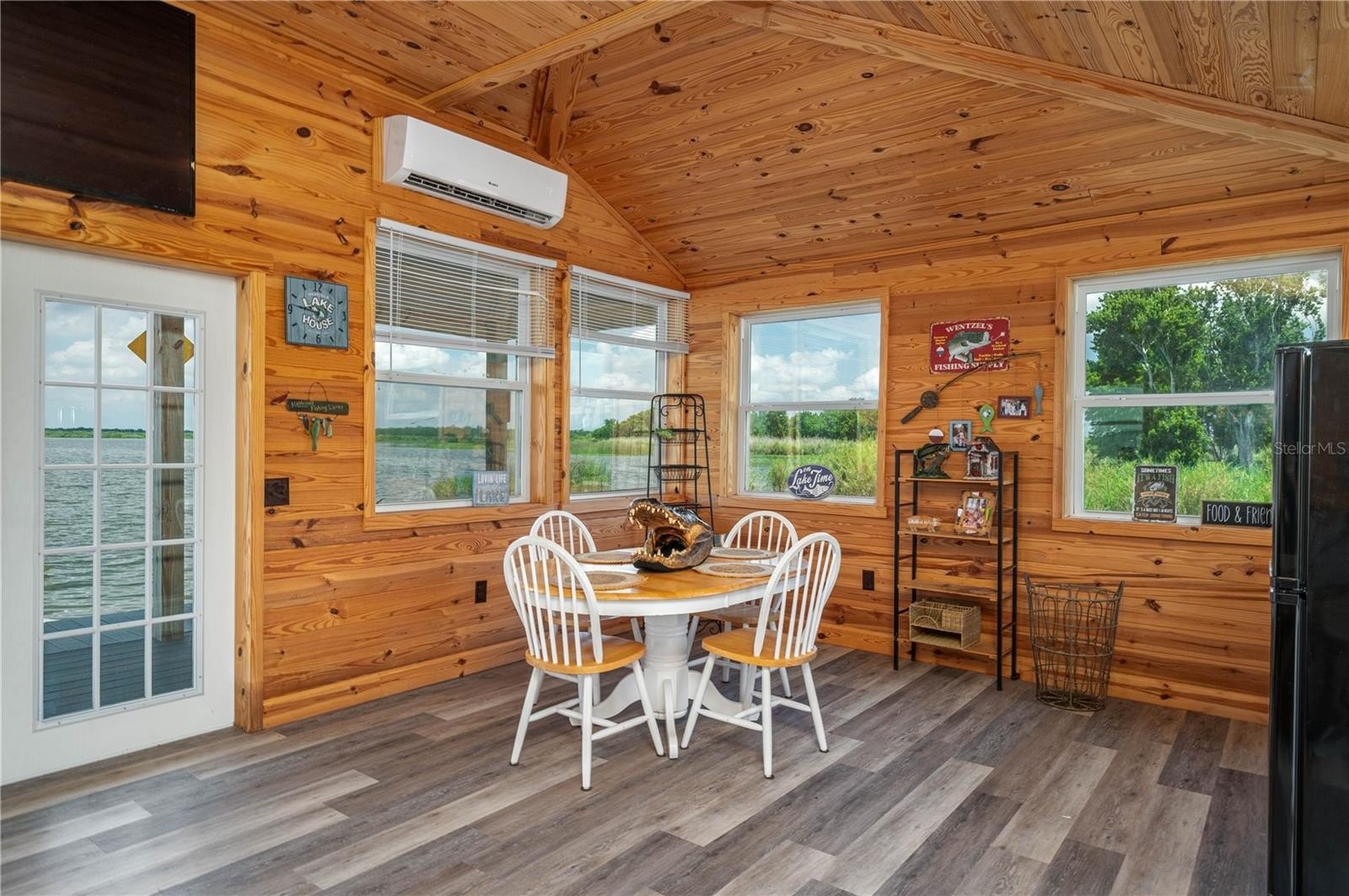 LAKE WALES, Florida, 33898, United States, 3 Bedrooms Bedrooms, ,3 BathroomsBathrooms,Residential,For Sale,1846295