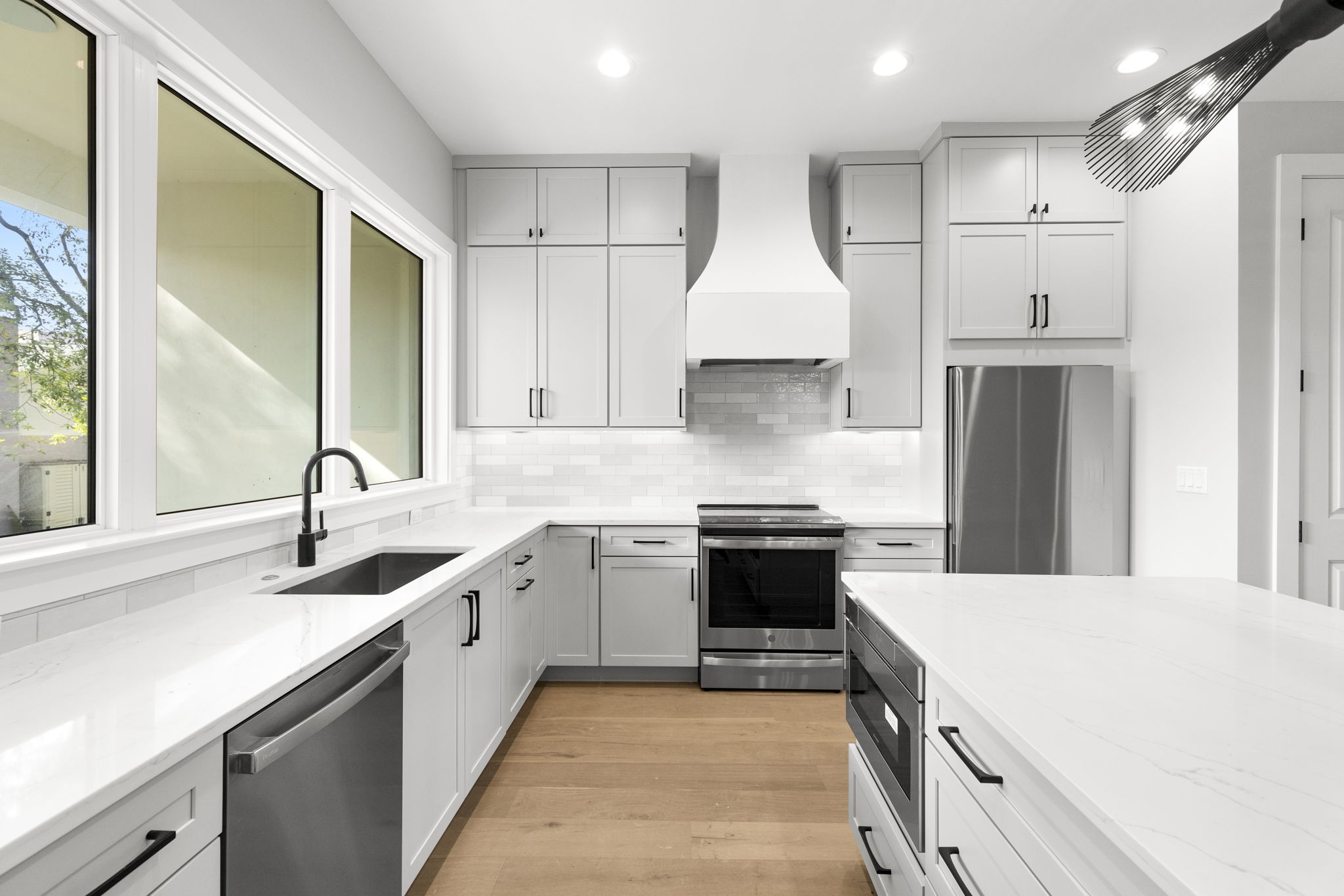 Tampa, Florida, 33609, United States, 3 Bedrooms Bedrooms, ,4 BathroomsBathrooms,Residential,For Sale,1900707