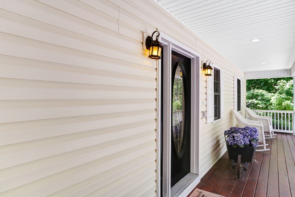 Young Harris, Georgia, 30582, United States, 3 Bedrooms Bedrooms, ,3 BathroomsBathrooms,Residential,For Sale,1979035