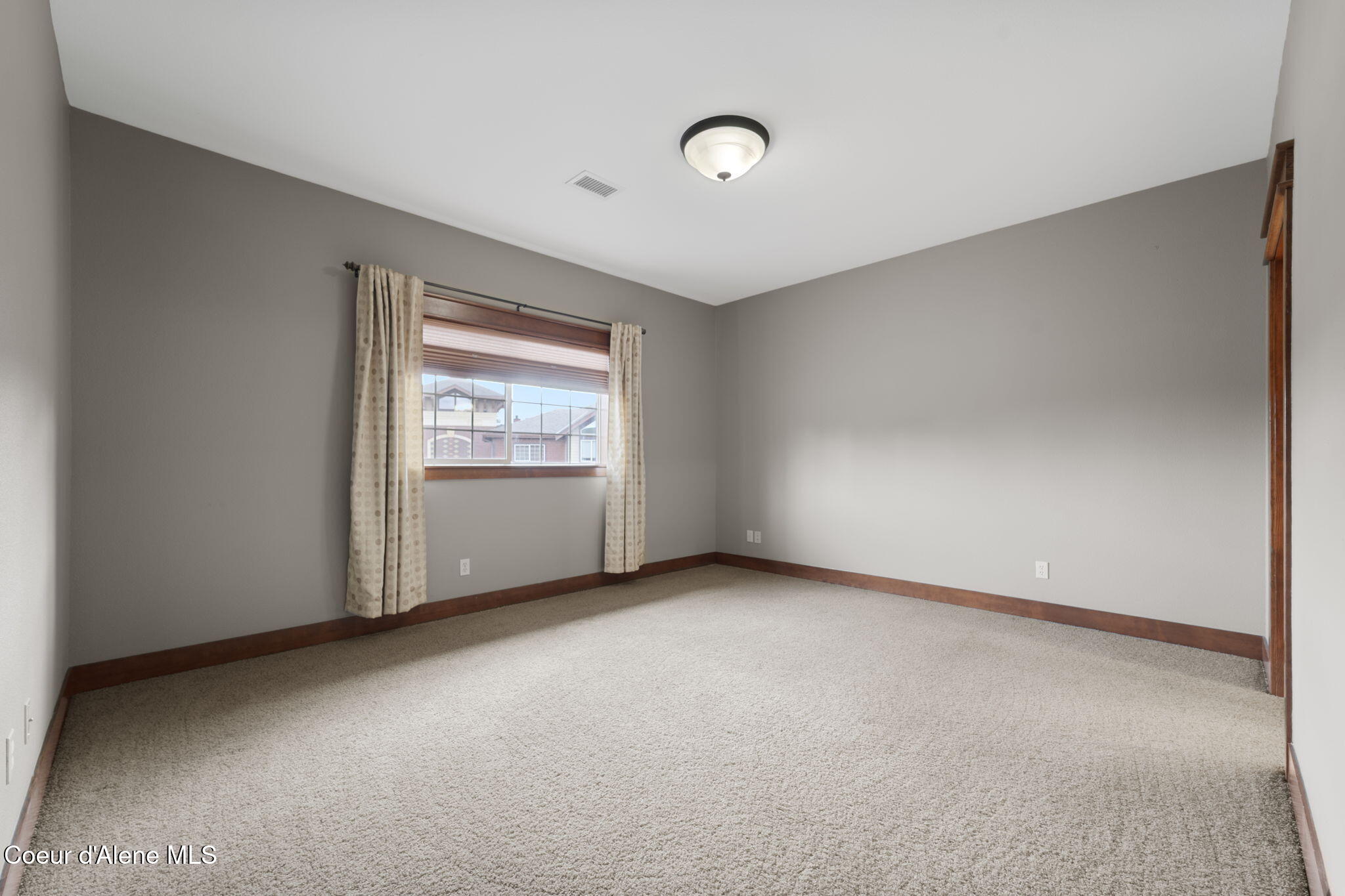 Coeur d'Alene, Idaho, 83814, United States, 2 Bedrooms Bedrooms, ,3 BathroomsBathrooms,Residential,For Sale,2022050