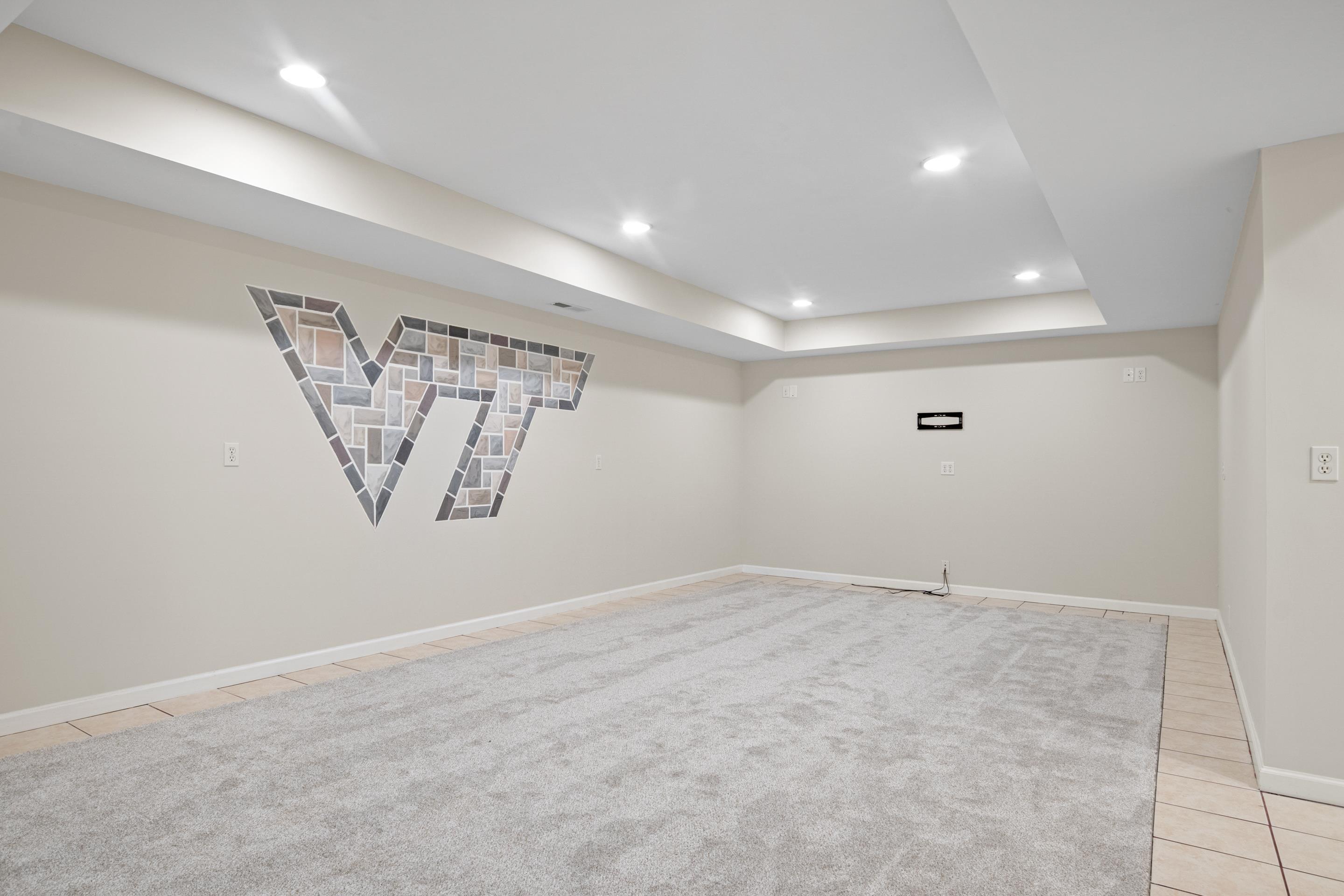 Blacksburg, Virginia, 24060, United States, 3 Bedrooms Bedrooms, ,4 BathroomsBathrooms,Residential,For Sale,1961376