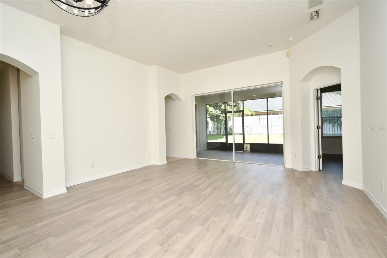 ORLANDO, Florida, 32836, United States, 4 Bedrooms Bedrooms, ,2 BathroomsBathrooms,Residential,For Sale,1922100