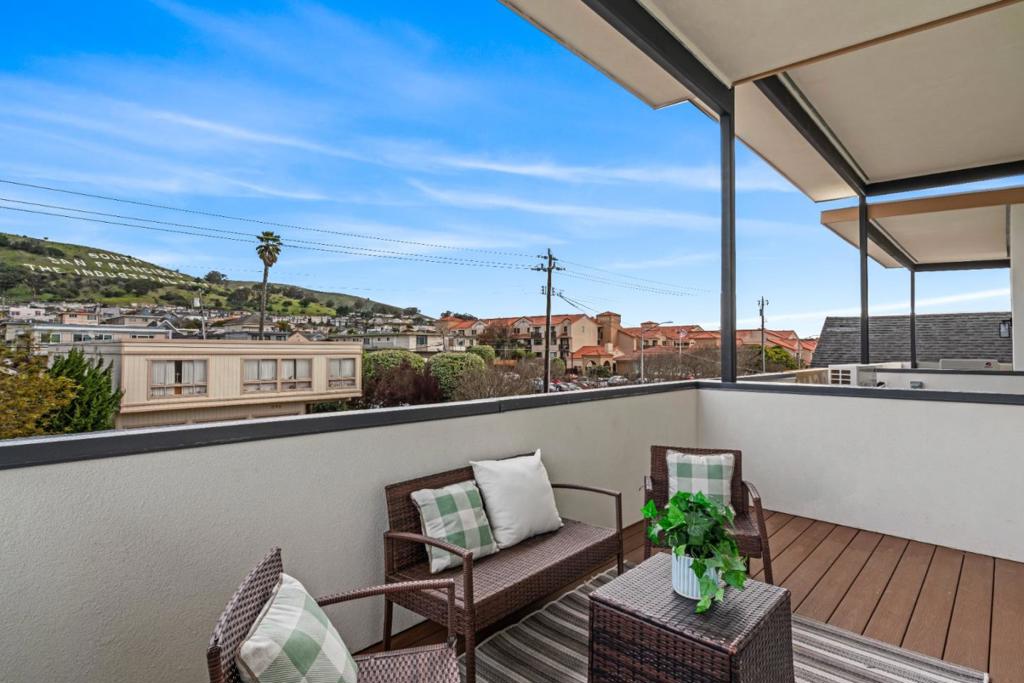 South San Francisco, California, 94080, United States, 4 Bedrooms Bedrooms, ,4 BathroomsBathrooms,Residential,For Sale,2034124