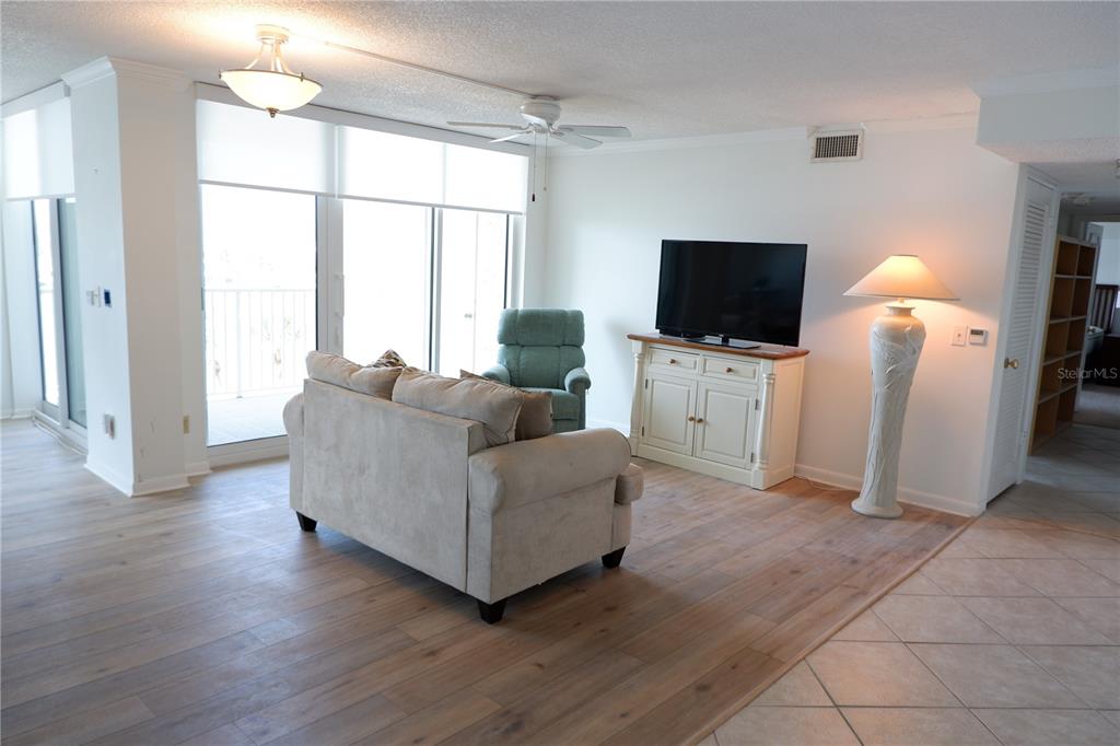 736 Island Way Unit 404, Clearwater Beach, Florida, 33767, United States, 2 Bedrooms Bedrooms, ,2 BathroomsBathrooms,Residential,For Sale,736 Island Way Unit 404,1542121