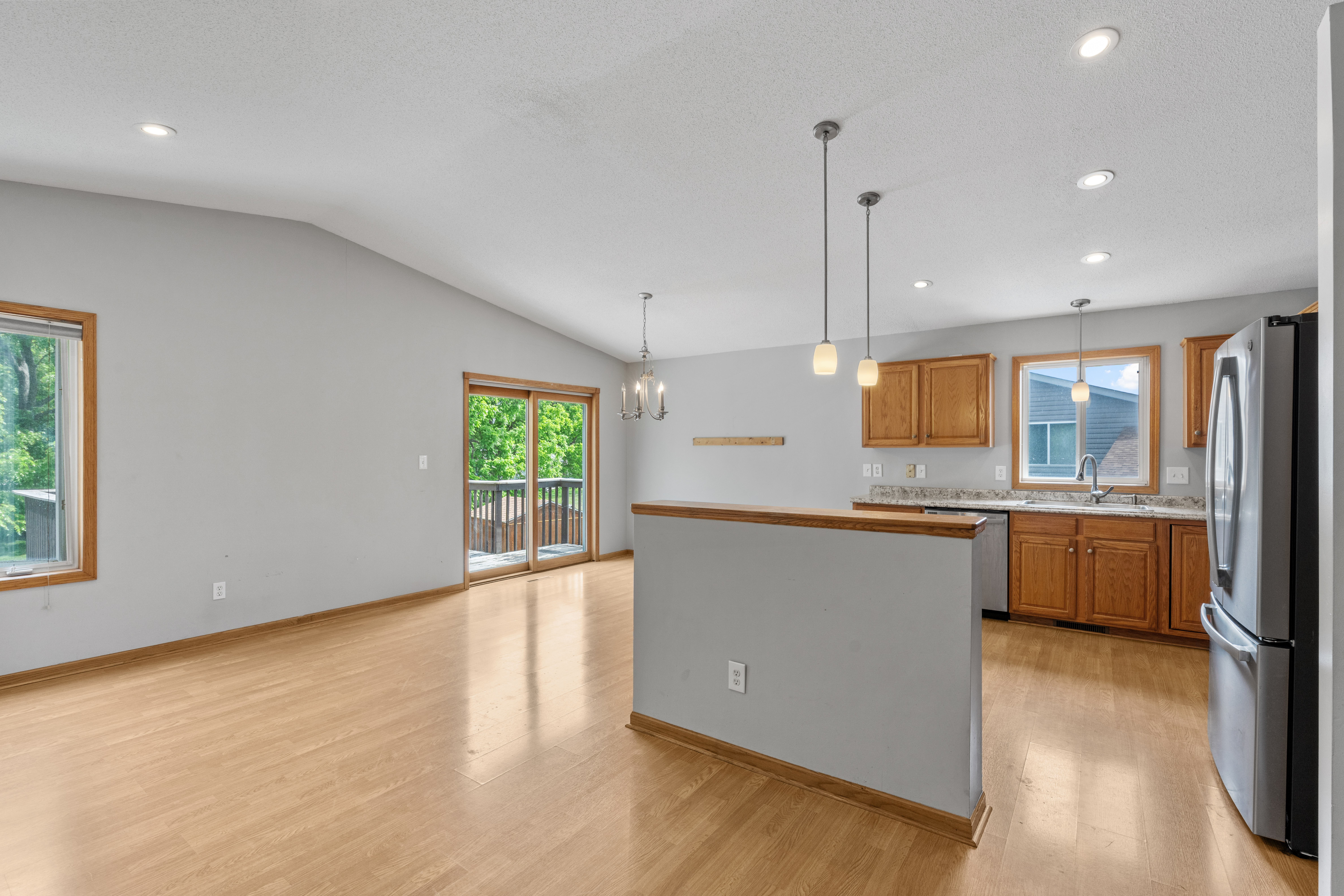  Thoughtfully Maintained Living with Modern Style and Ease - 物件實景