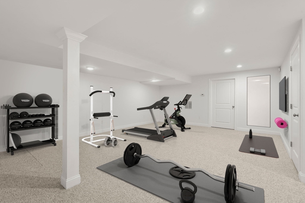 Wellesley, Massachusetts, 02482, United States, 6 Bedrooms Bedrooms, ,7 BathroomsBathrooms,Residential,For Sale,1918672