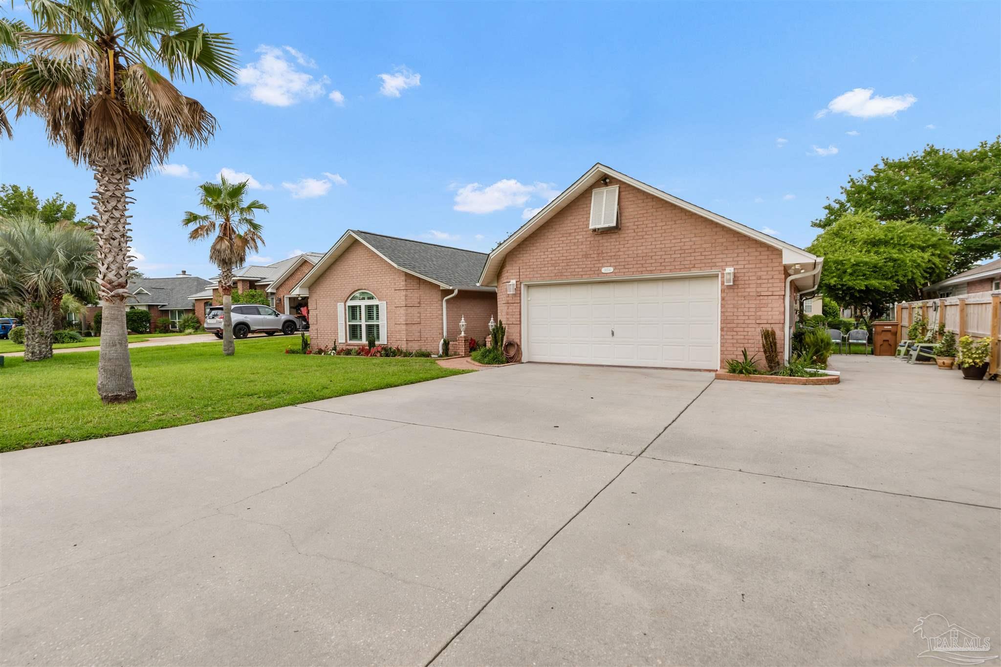 Gulf Breeze, Florida, 32563, United States, 4 Bedrooms Bedrooms, ,4 BathroomsBathrooms,Residential,For Sale,1847314