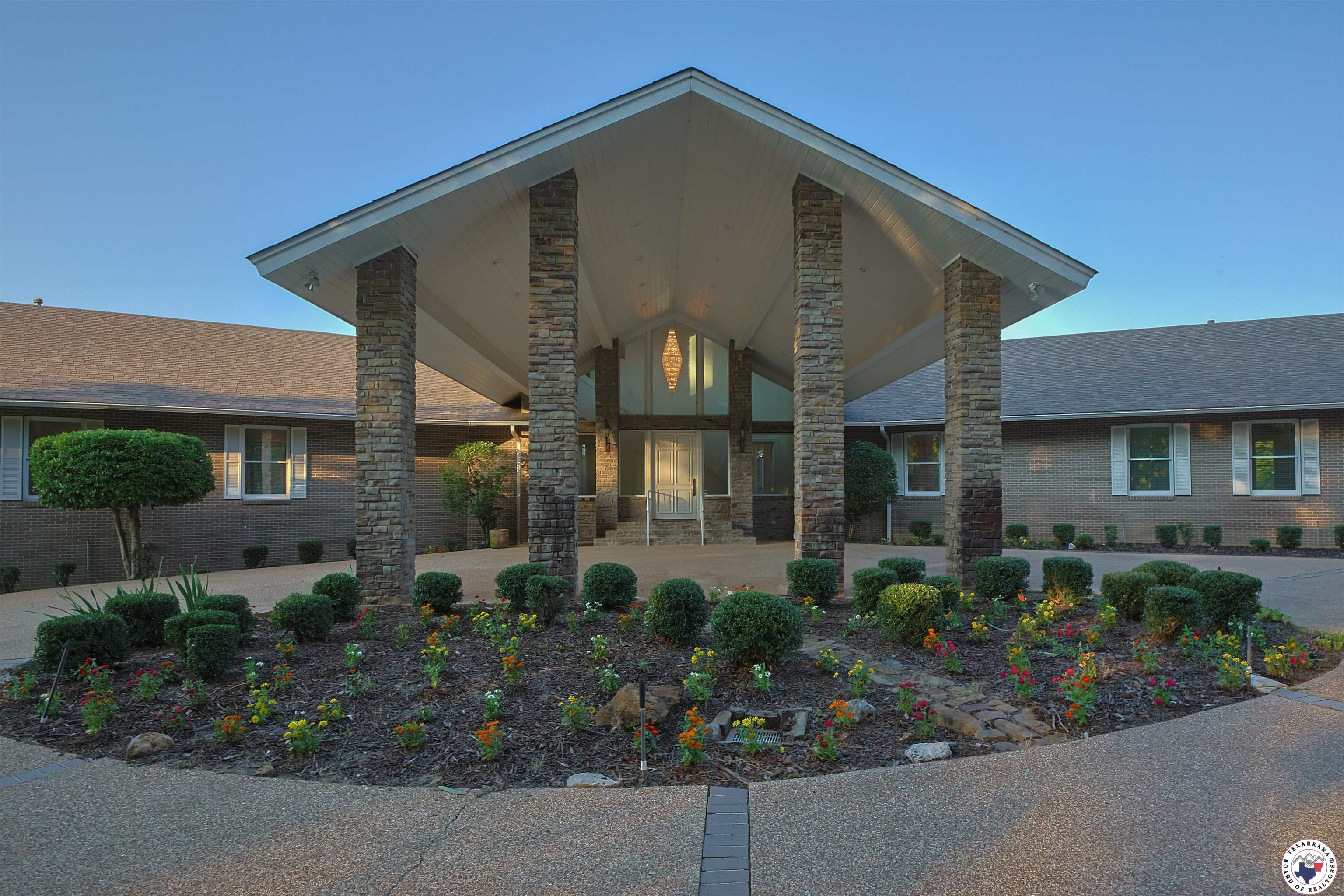 Texarkana, Texas, 75503, United States, 5 Bedrooms Bedrooms, ,8 BathroomsBathrooms,Residential,For Sale,1858016