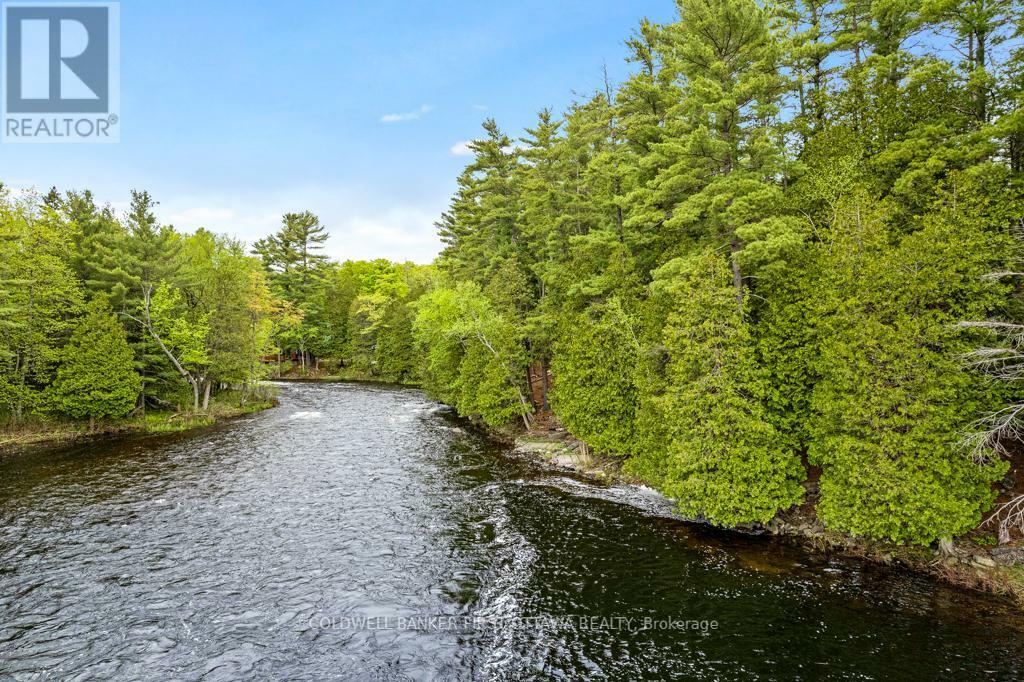 FRONTENAC (FRONTENAC NORTH), Ontario, K0H 2R0, CA, 3 Bedrooms Bedrooms, ,2 BathroomsBathrooms,Residential,For Sale,1866514