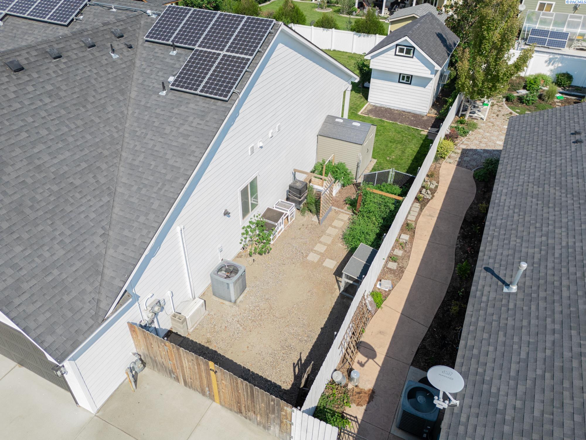 Pasco, Washington, 99301, United States, 4 Bedrooms Bedrooms, ,3 BathroomsBathrooms,Residential,For Sale,1933417