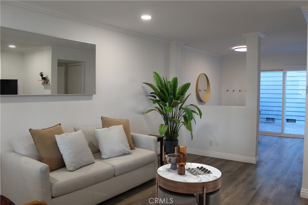 Pasadena, California, 91101, United States, 2 Bedrooms Bedrooms, ,2 BathroomsBathrooms,Residential,For Sale,1983009