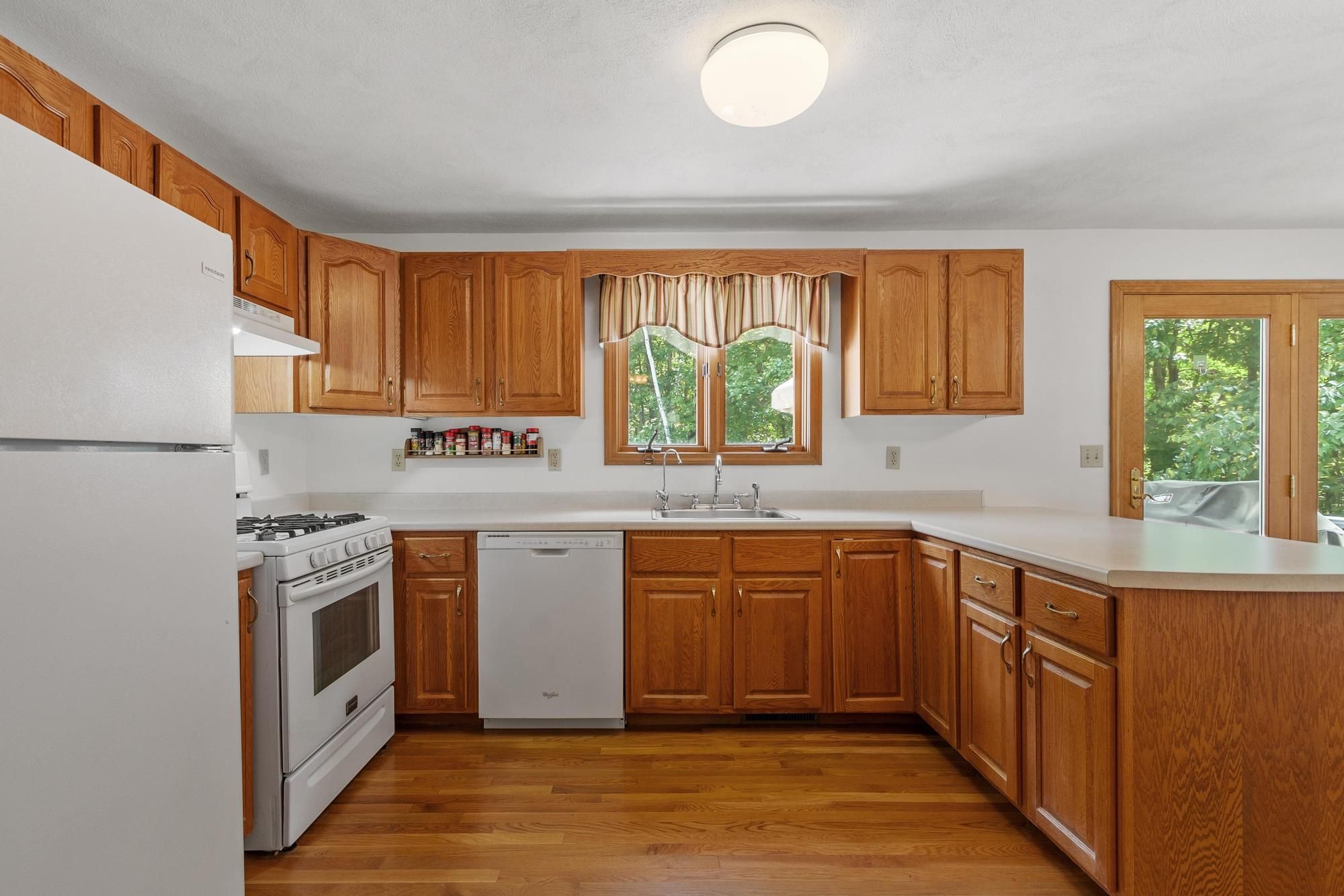  47 Sequoia Drive, Tyngsborough, MA, 01879 - 物件實景